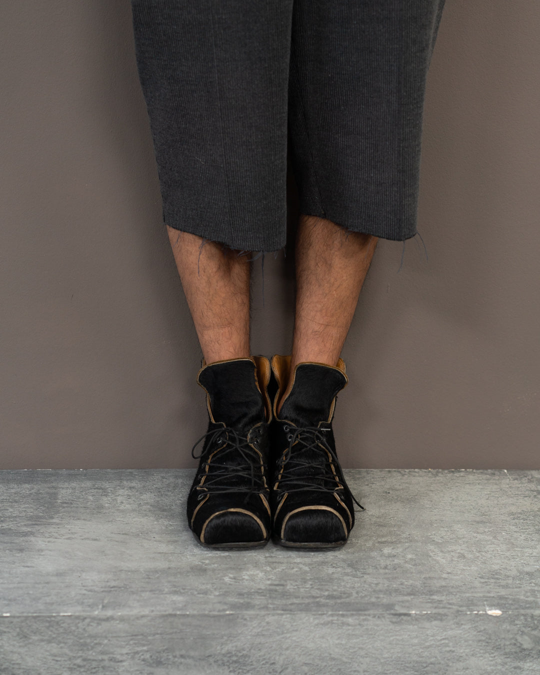 OLD CURIOSITY SHOP SUEDE HOG TOE BOOT (EU 44)