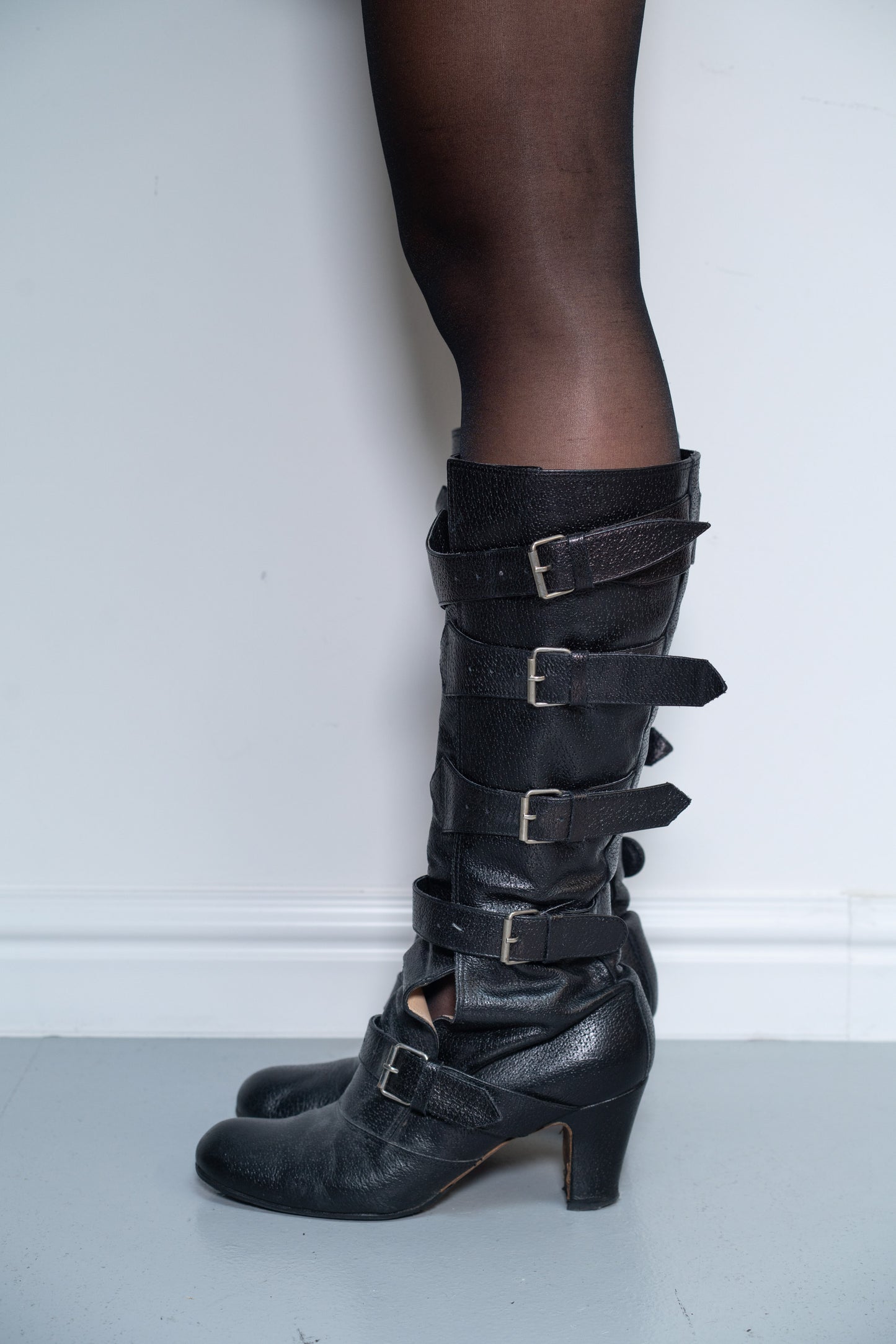 VIVIENNE WESTWOOD PIRATE BUCKLE BOOTS (EU 41)