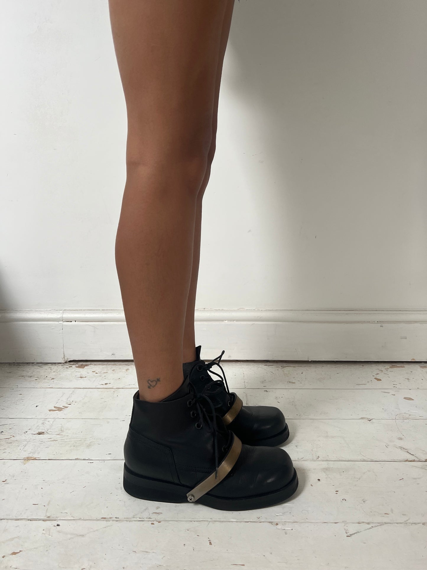 DIRK BIKKEMBERGS BOOTS (EU 40)