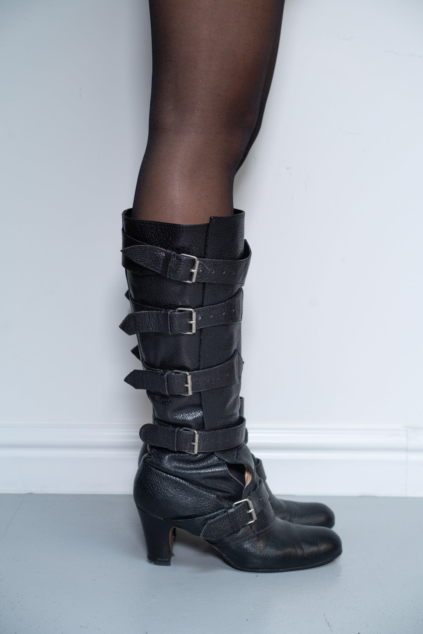 VIVIENNE WESTWOOD PIRATE BUCKLE BOOTS (EU 41)