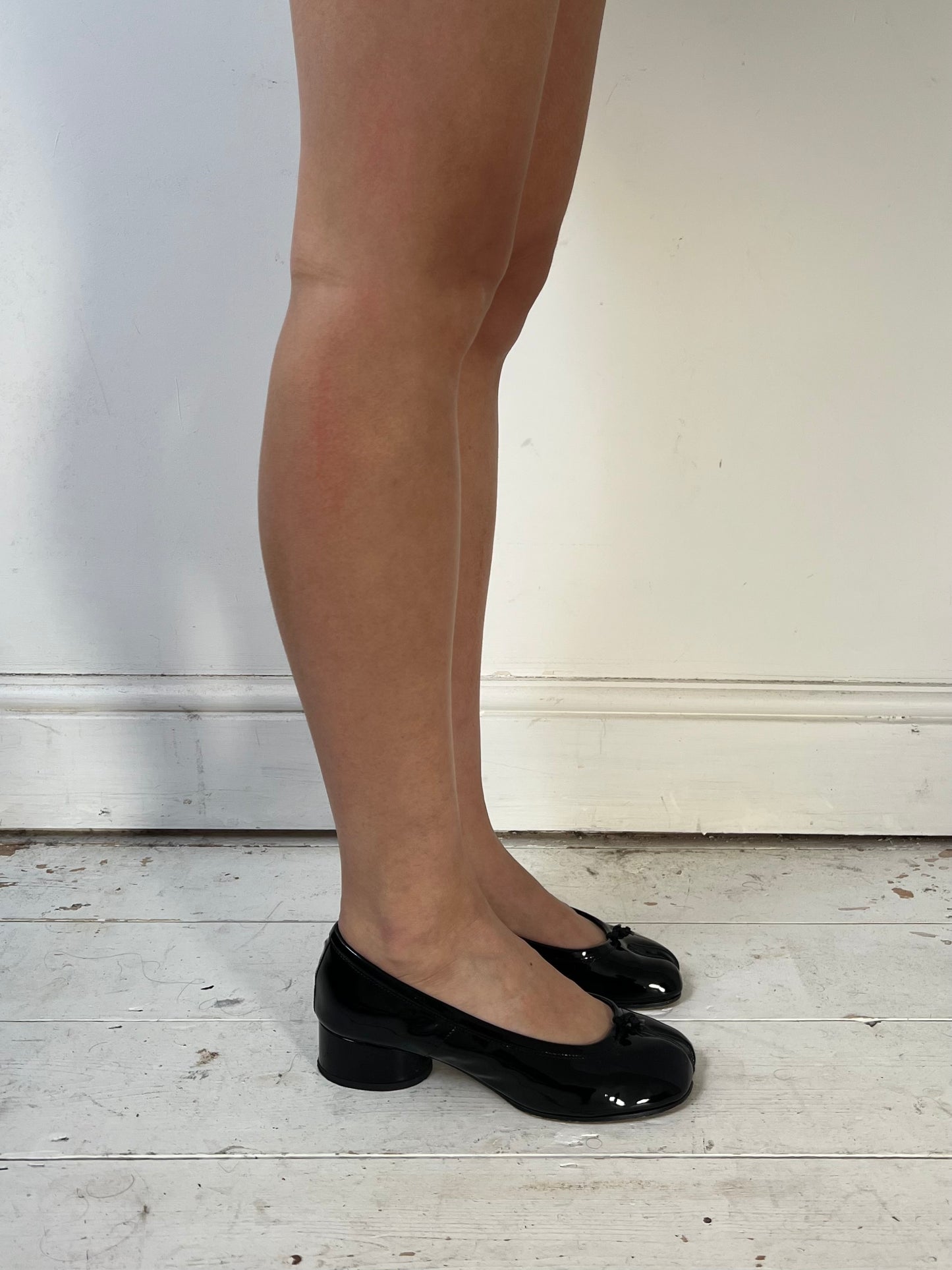 MARGIELA PATENT TABI FLATS (EU 37, FITS 38)