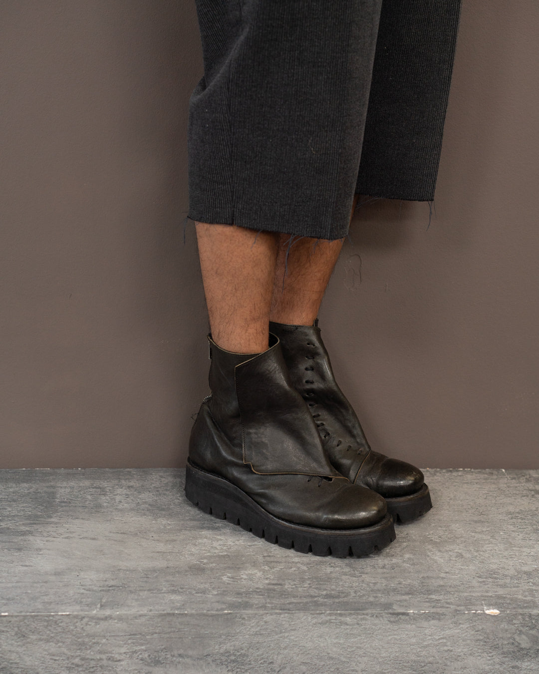 PORTAILLE HORSE LEATHER CROSS STRAP BOOTS (EU 43)