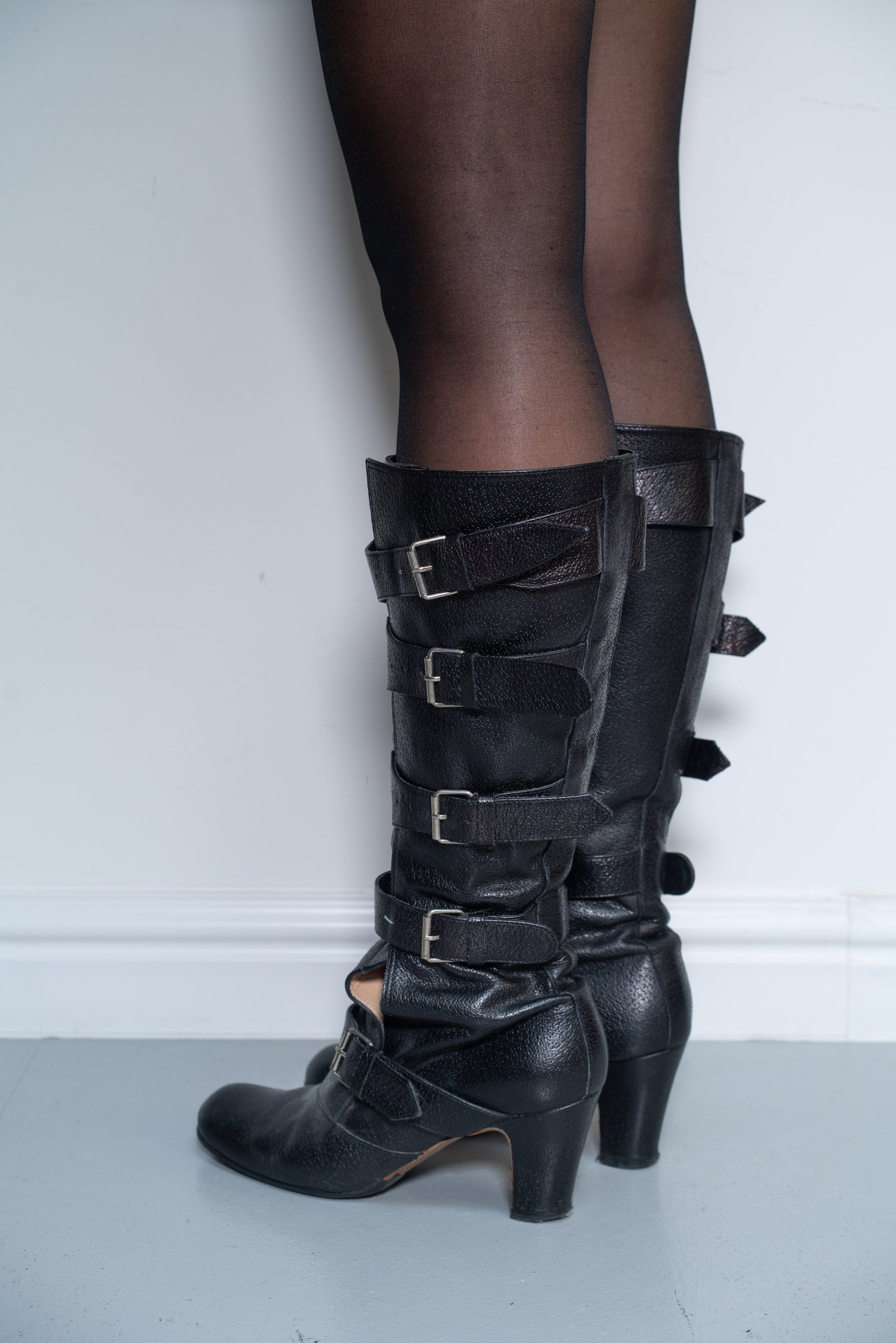 VIVIENNE WESTWOOD PIRATE BUCKLE BOOTS (EU 41)