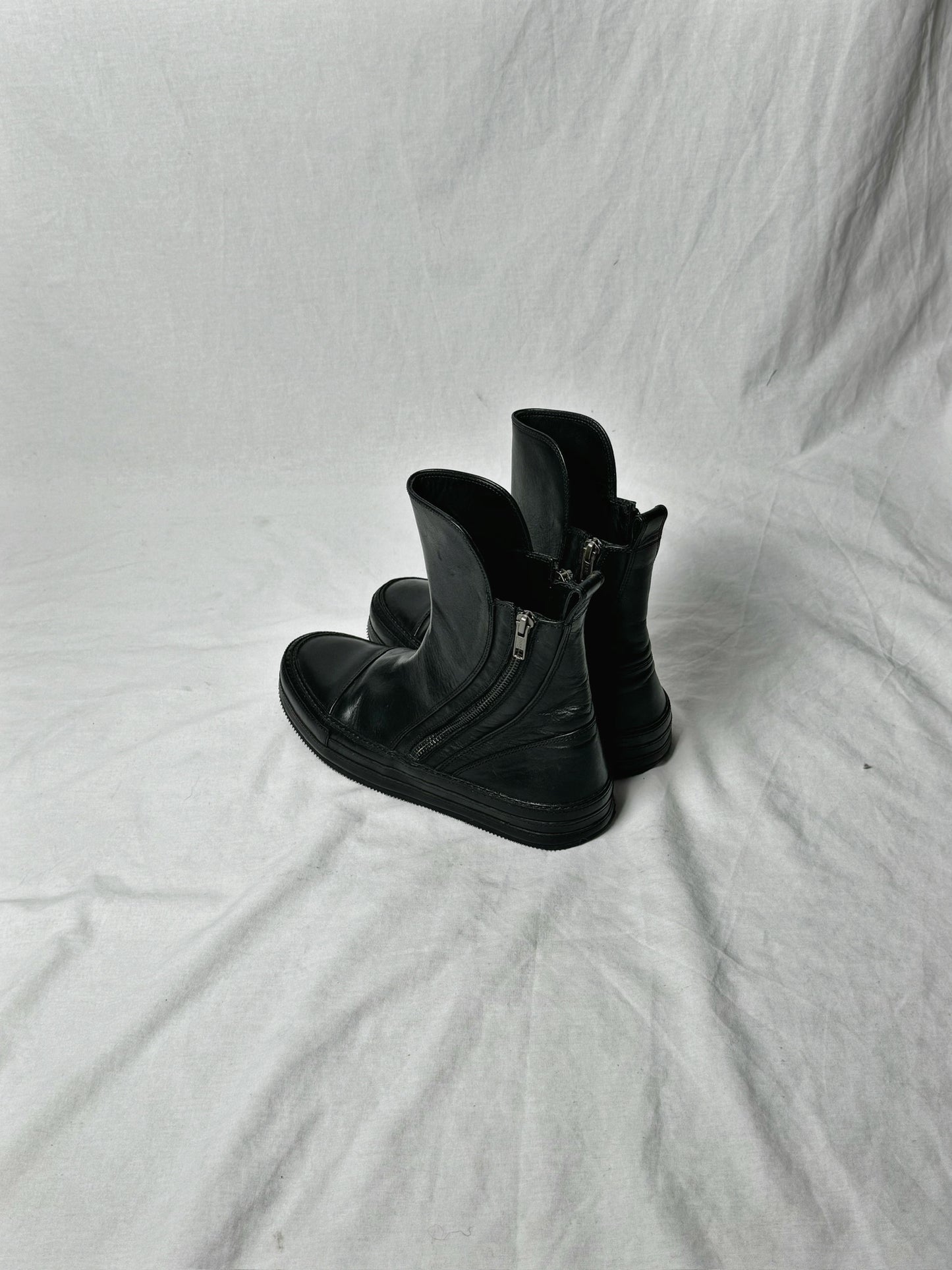 ANN DEMEULEMEESTER SIDE ZIP BOOT (EU 39.5)