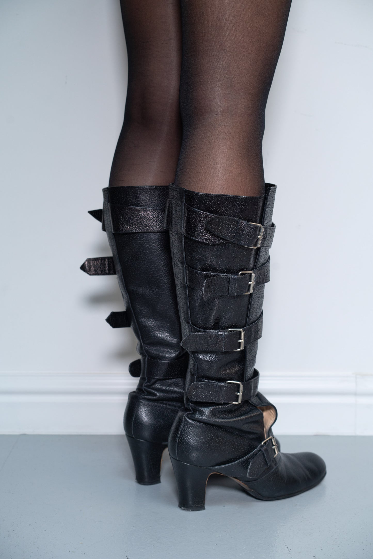 VIVIENNE WESTWOOD PIRATE BUCKLE BOOTS (EU 41)