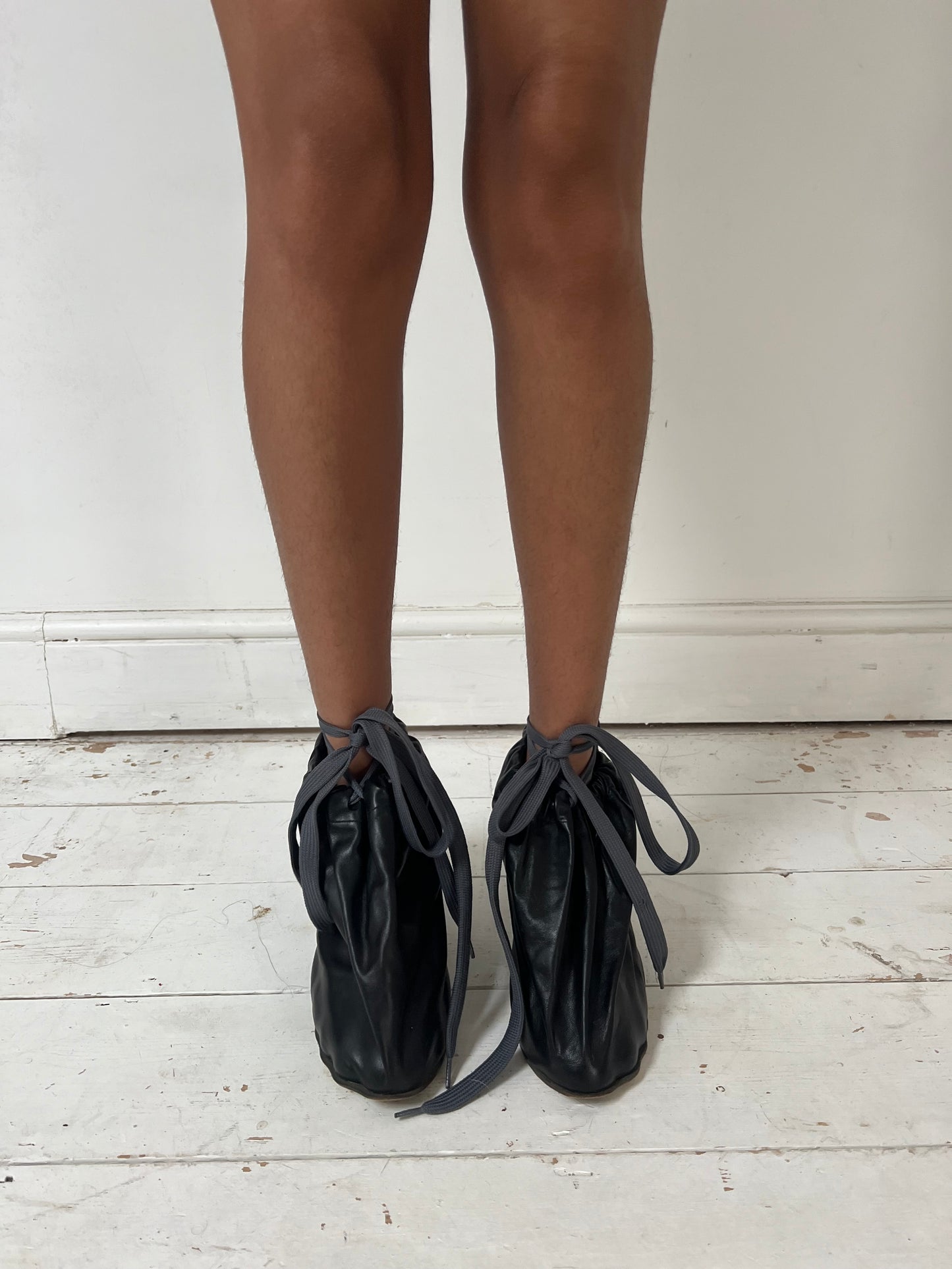 VIVIENNE WESTWOOD LEATHER SACK BOOTS (EU 39)