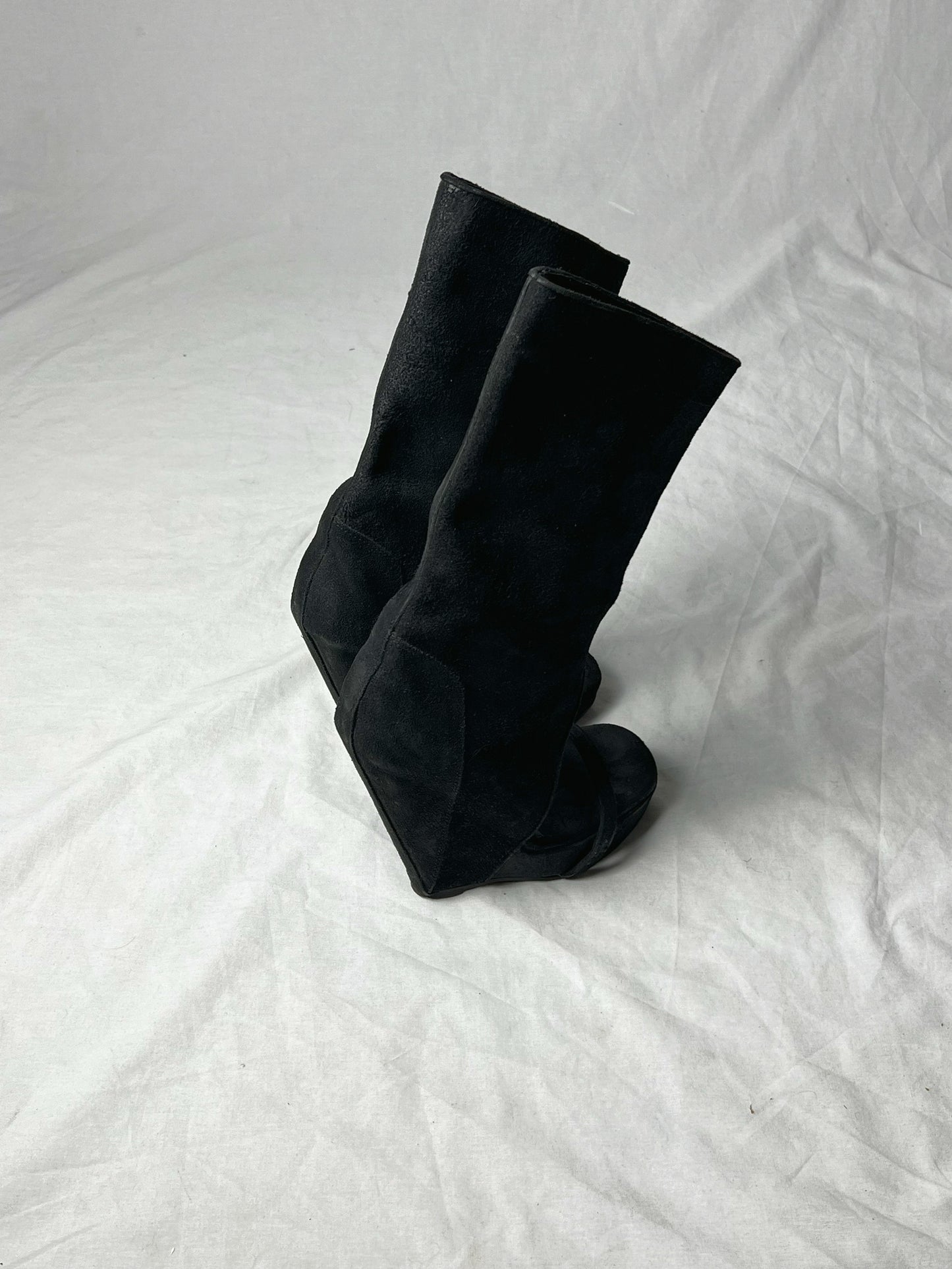 RICK OWENS SUEDE BOOT
