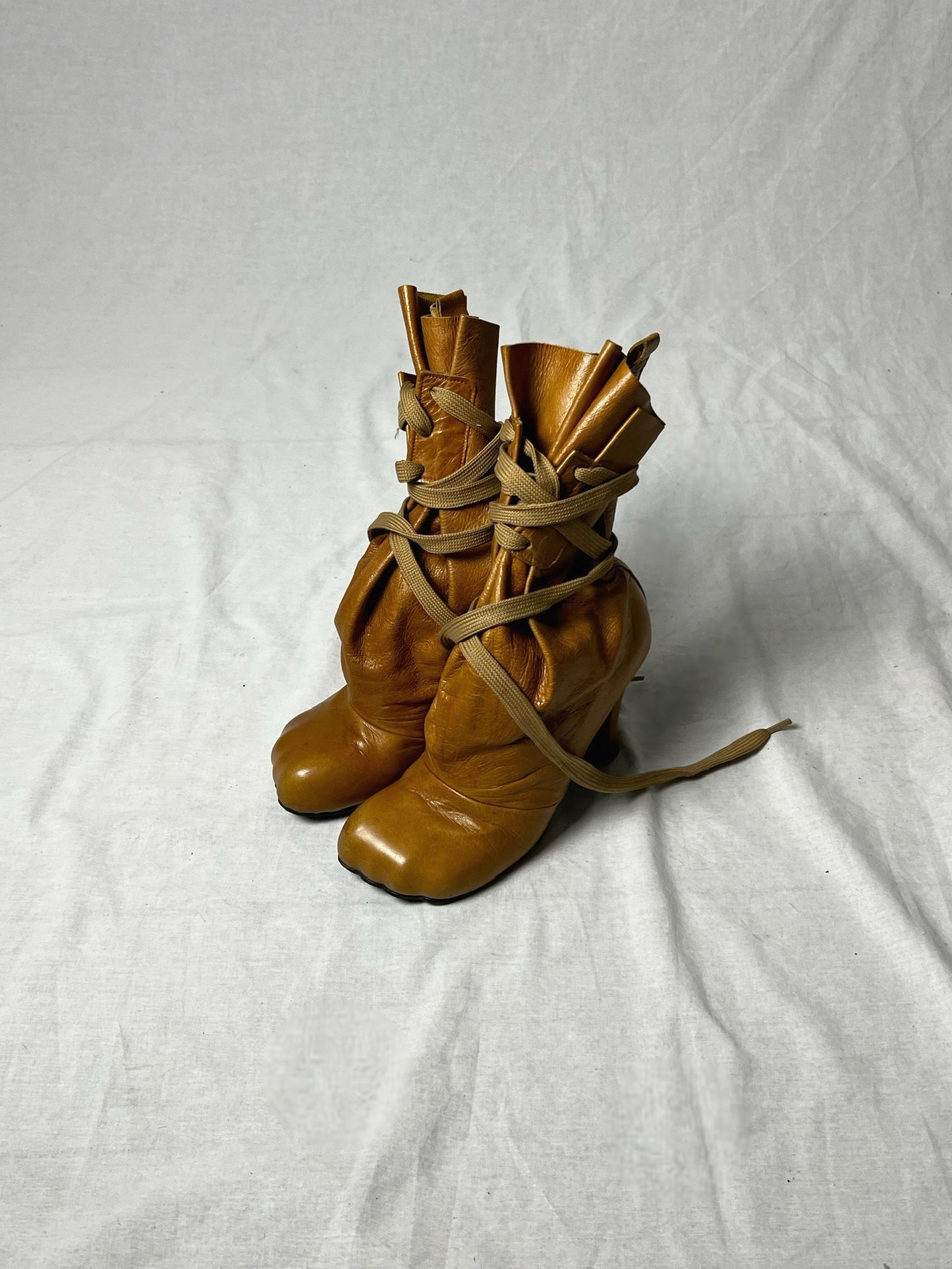 VIVIENNE WESTWOOD S/S 2000 ANIMAL TOE BOOTS