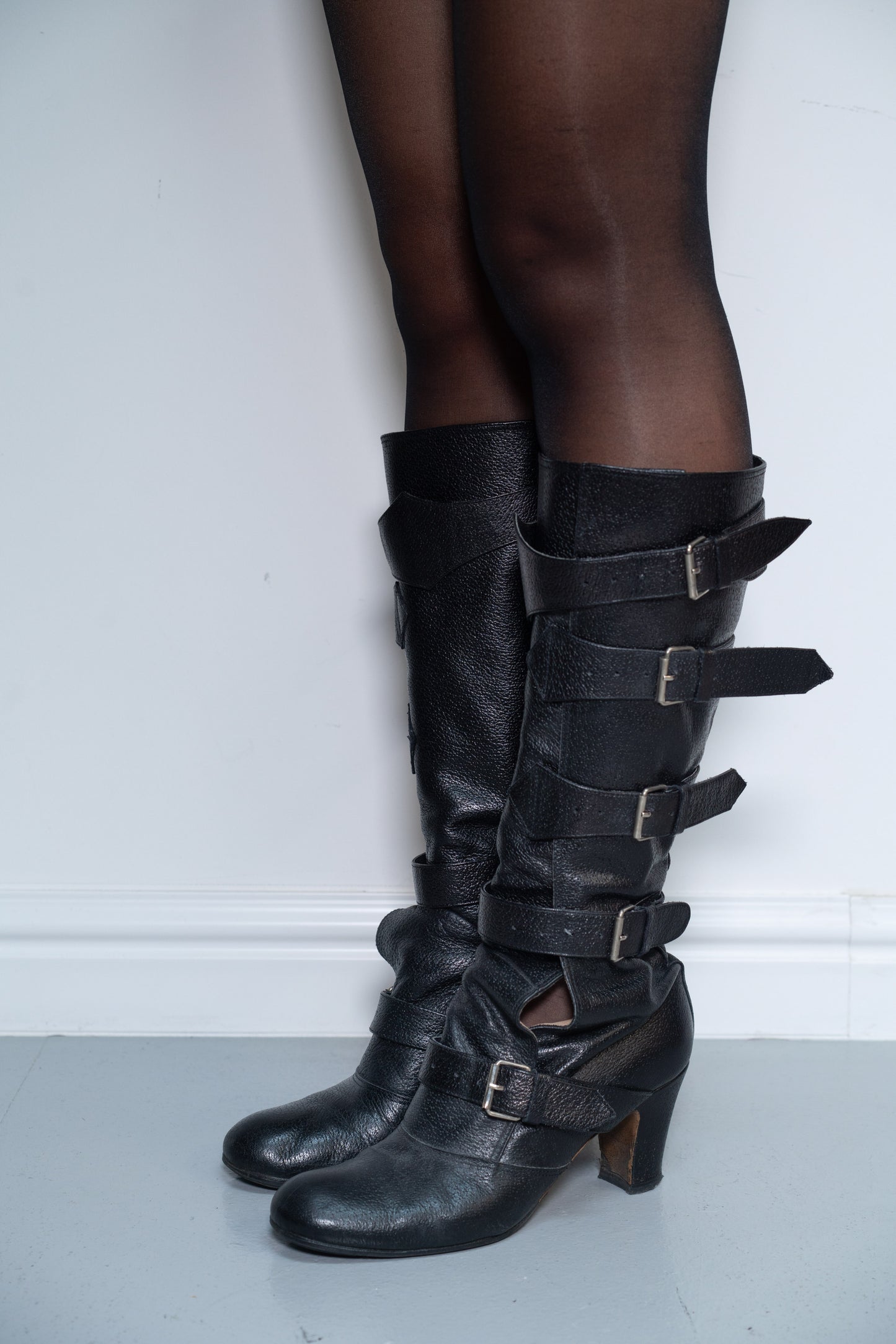 VIVIENNE WESTWOOD PIRATE BUCKLE BOOTS (EU 41)