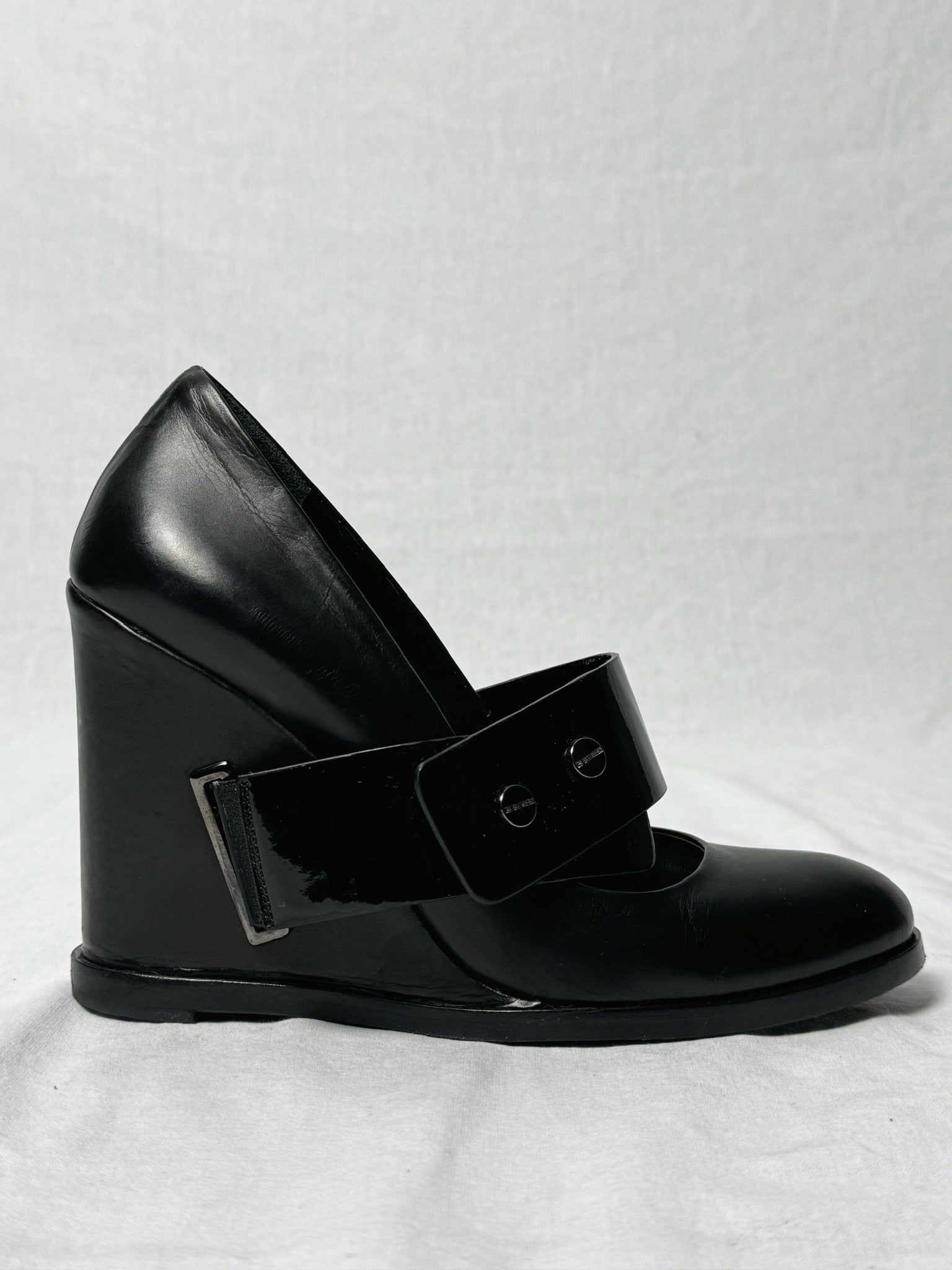 DIRK BIKKEMBERGS PATENT STRAP WEDGE