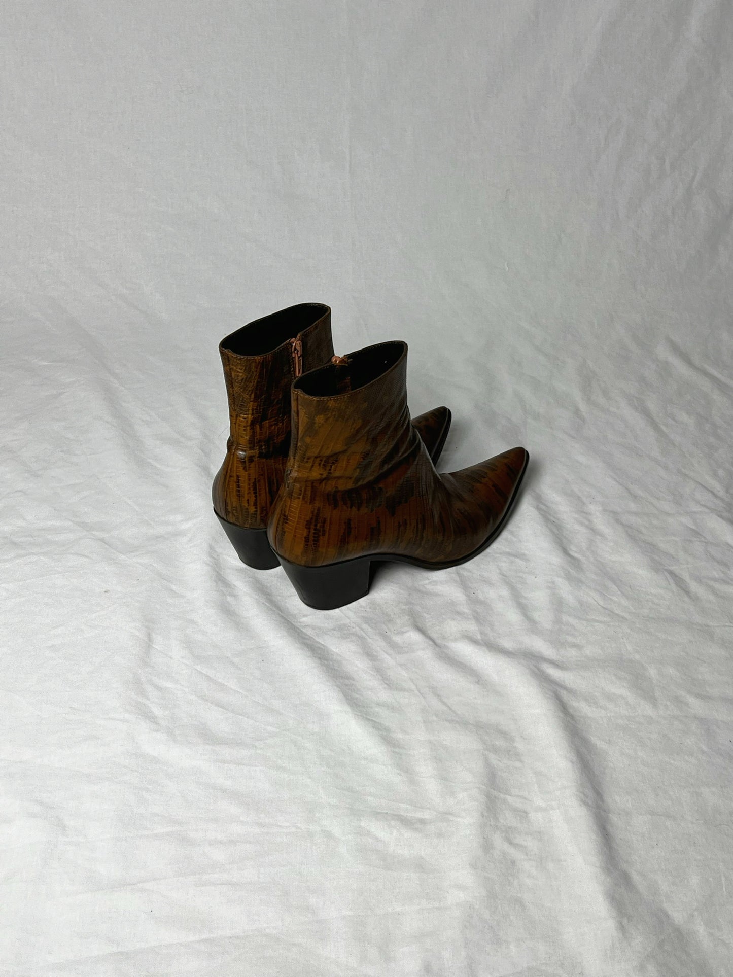 MIU MIU COWBOY WESTERN BOOTS (EU 38.5)