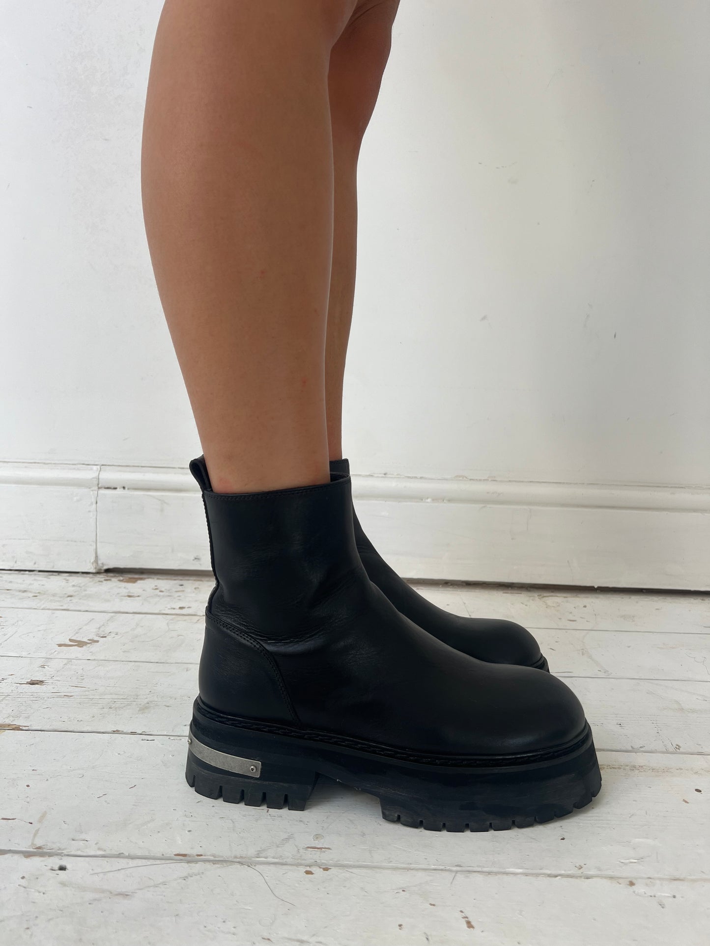 ANN DEMEULEMEESTER BOOTS (EU 37)