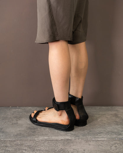 ANN DEMEULEMEESTER SANDALS (EU 40)