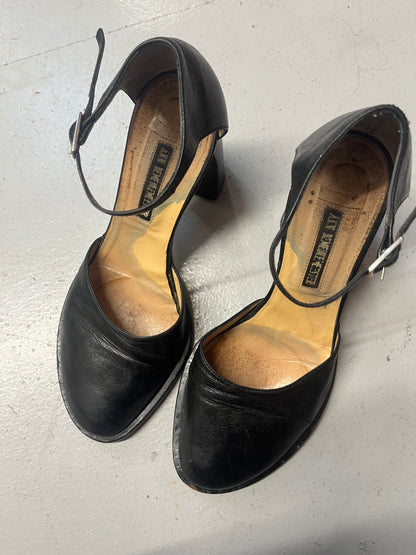 ANN DEMEULEMEESTER SANDALS (EU 37.5)