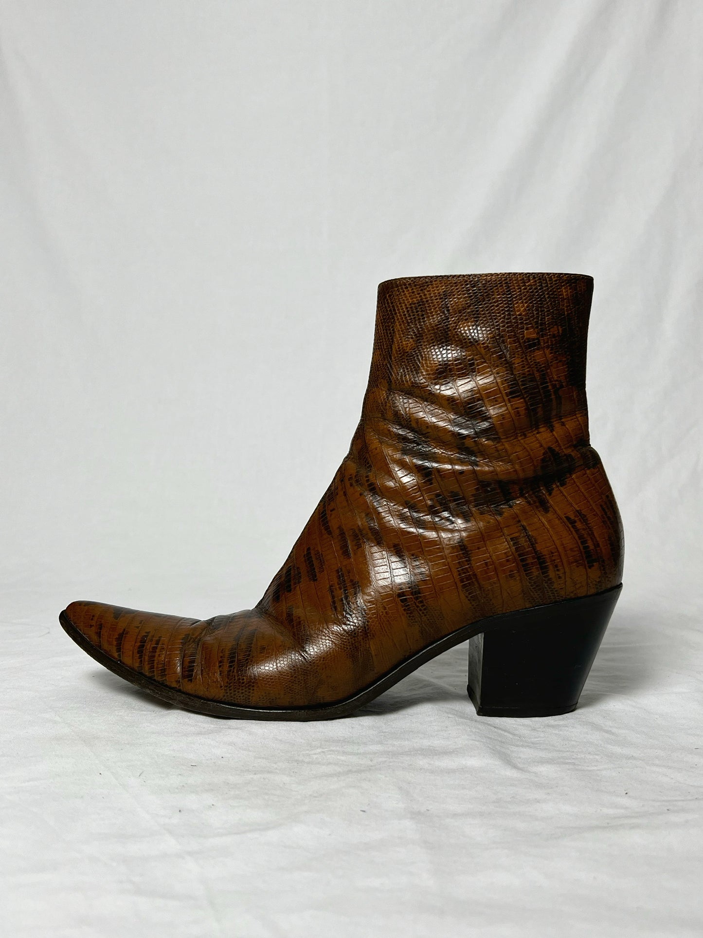 MIU MIU COWBOY WESTERN BOOTS (EU 38.5)