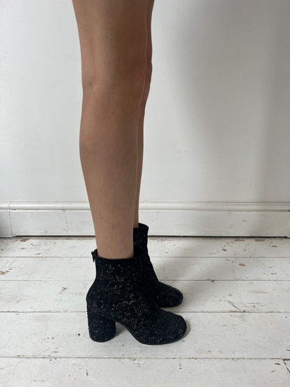MARGIELA EMBELLISHED BOOT (EU 38)