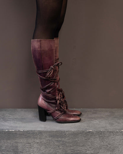YVES SAINT LAURENT F/W 2002 RUNWAY BOOTS (EU 36)