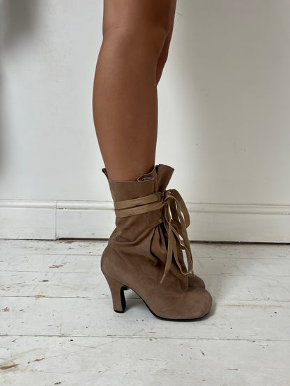 VIVIENNE WESTWOOD SUEDE ANIMAL TOE BOOTS (EU 38)