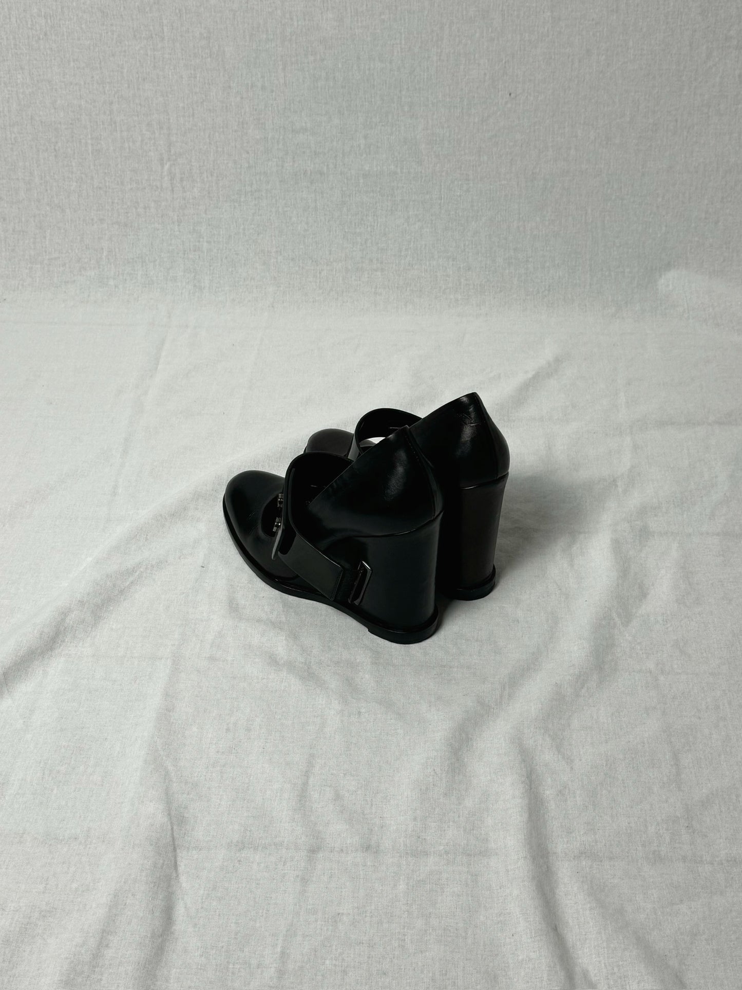 DIRK BIKKEMBERGS PATENT STRAP WEDGE