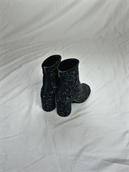 MARGIELA EMBELLISHED BOOT (EU 38)