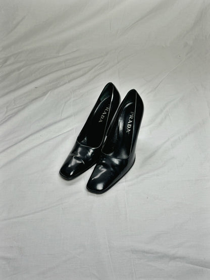 PRADA PATENT HEEL (EU 39)
