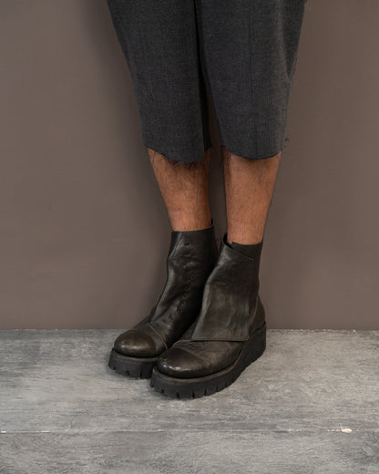 PORTAILLE HORSE LEATHER CROSS STRAP BOOTS (EU 43)