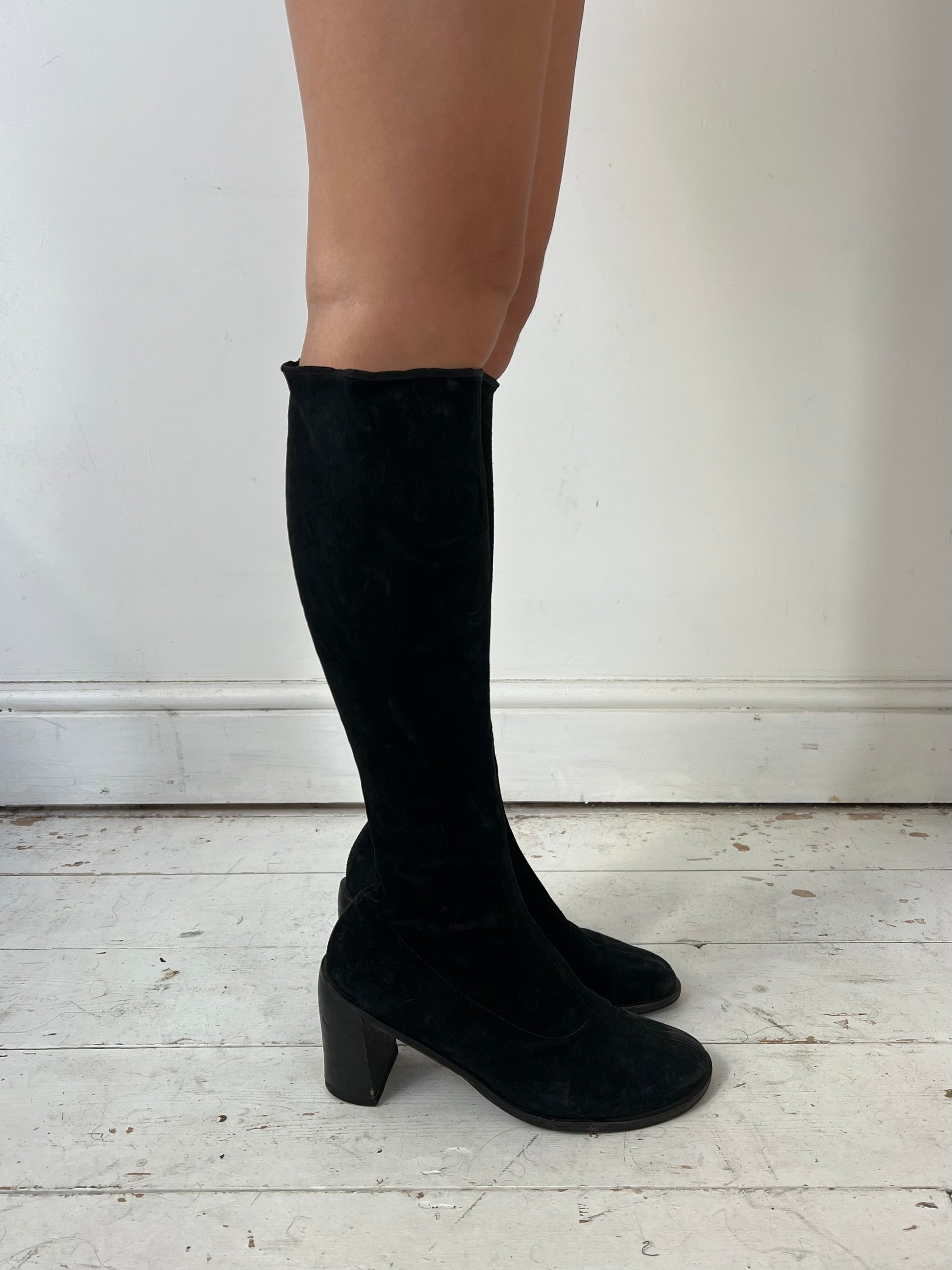 ANN DEMEULEMEESTER SUEDE BOOTS (EU 40) – Studio 18