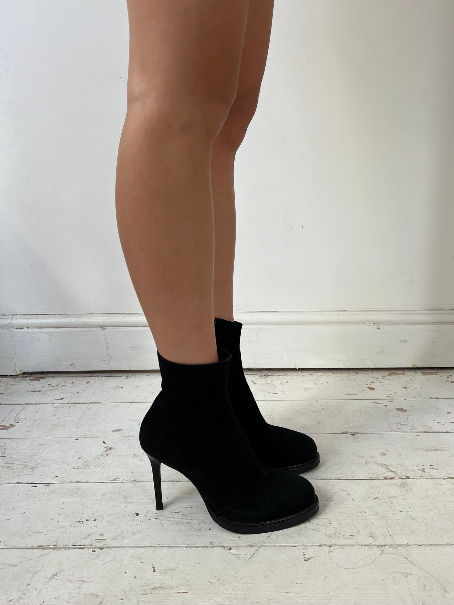 ANN DEMEULEMEESTER SUEDE HEELS (EU 39)