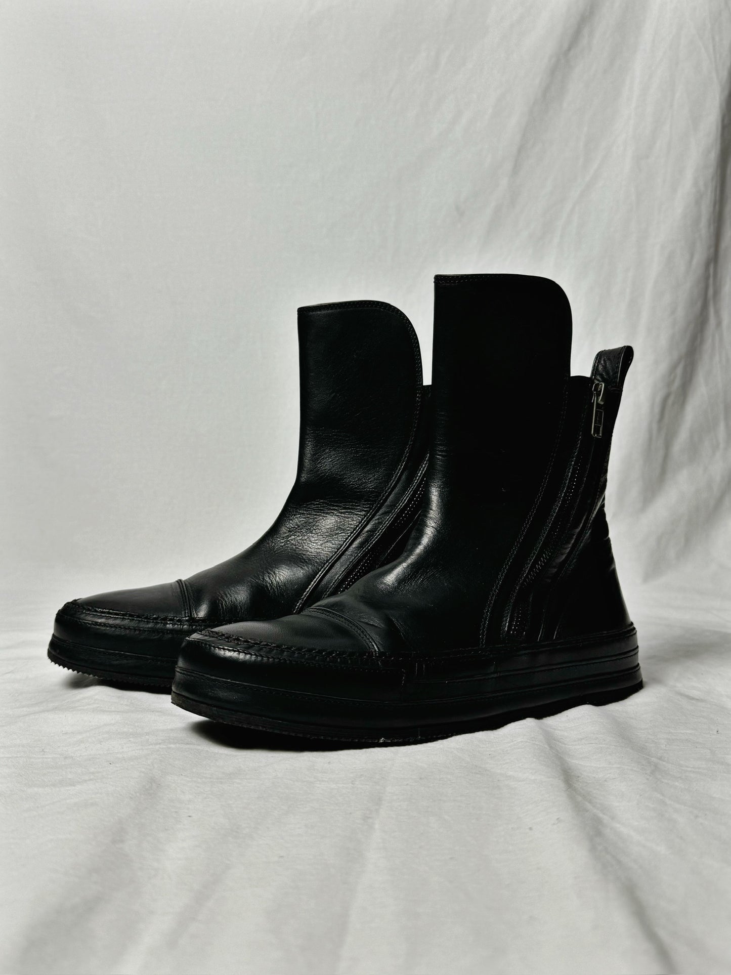 ANN DEMEULEMEESTER SIDE ZIP BOOT (EU 39.5)
