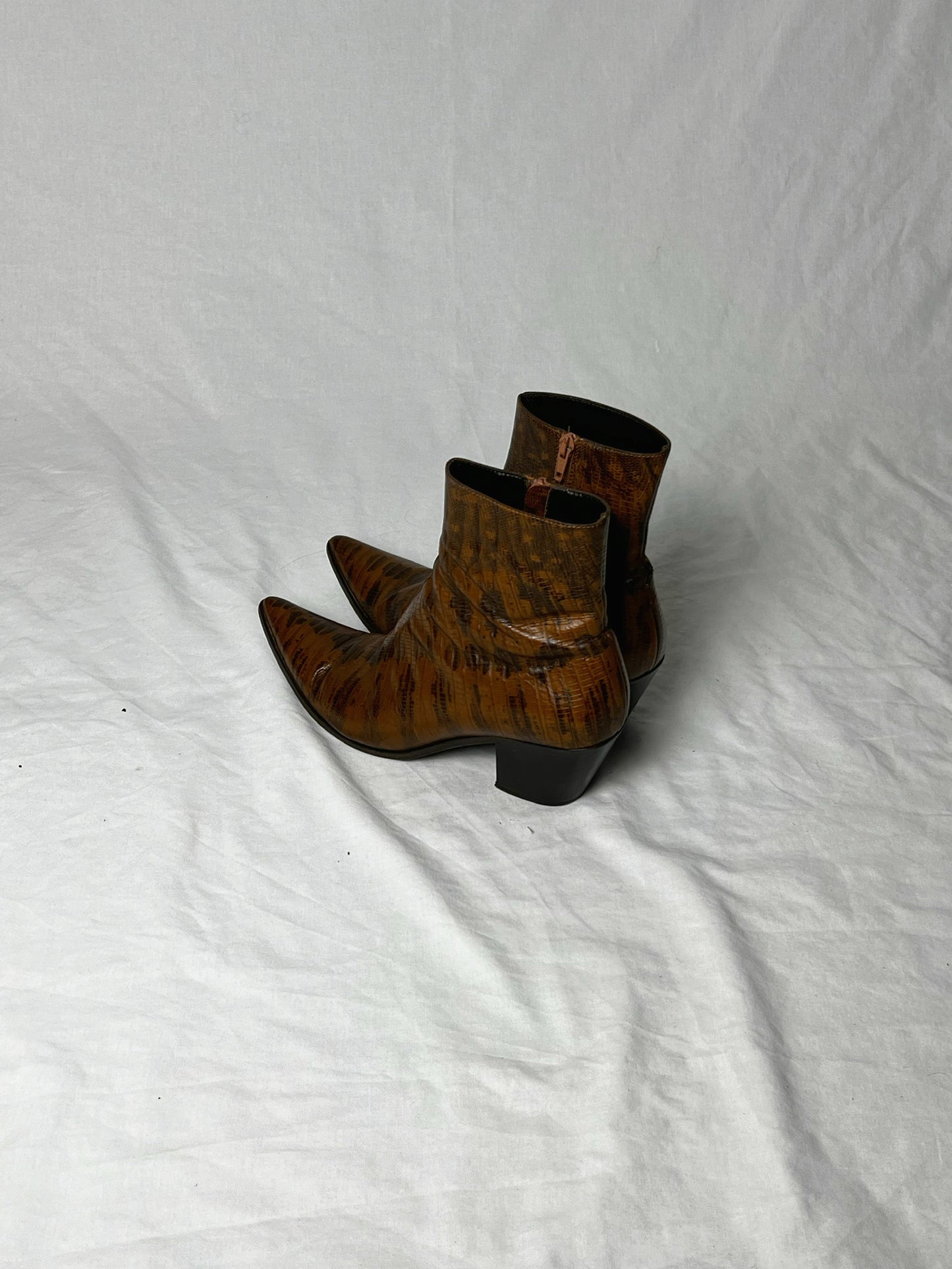 MIU MIU COWBOY WESTERN BOOTS (EU 38.5)