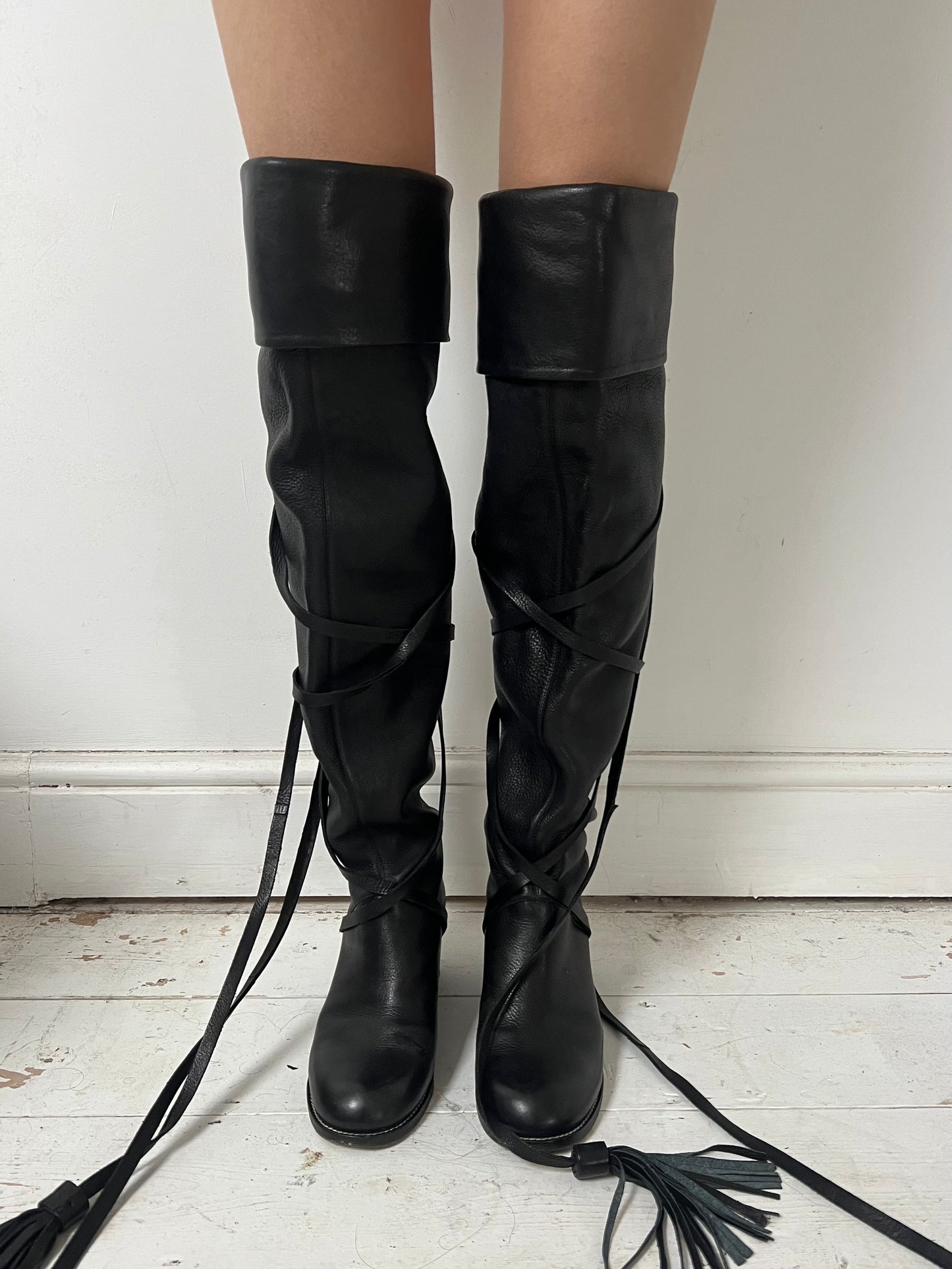 CHLOE LACE UP BOOTS (EU 38)