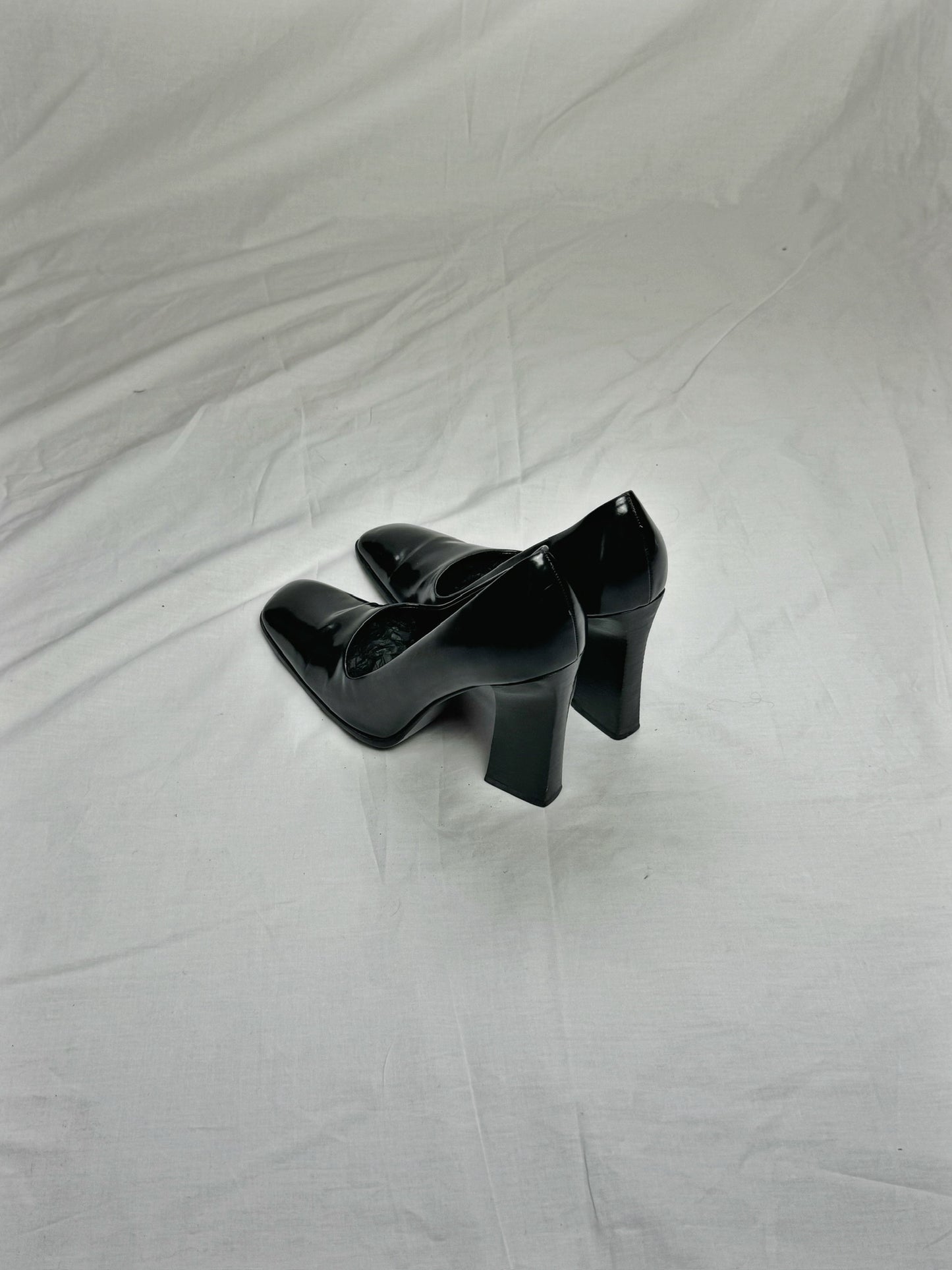PRADA PATENT HEEL (EU 39)