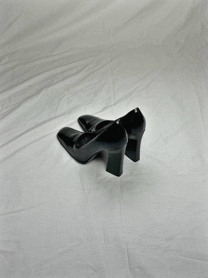 PRADA PATENT HEEL (EU 39)