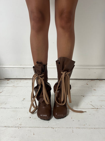 VIVIENNE WESTWOOD LEATHER ANIMAL TOE BOOTS (EU 37)