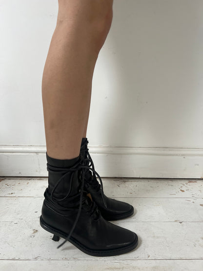 ANN DEMEULEMEESTER LACE UP KITTEN HEEL BOOTS (EU 37.5, FITS 38.5)