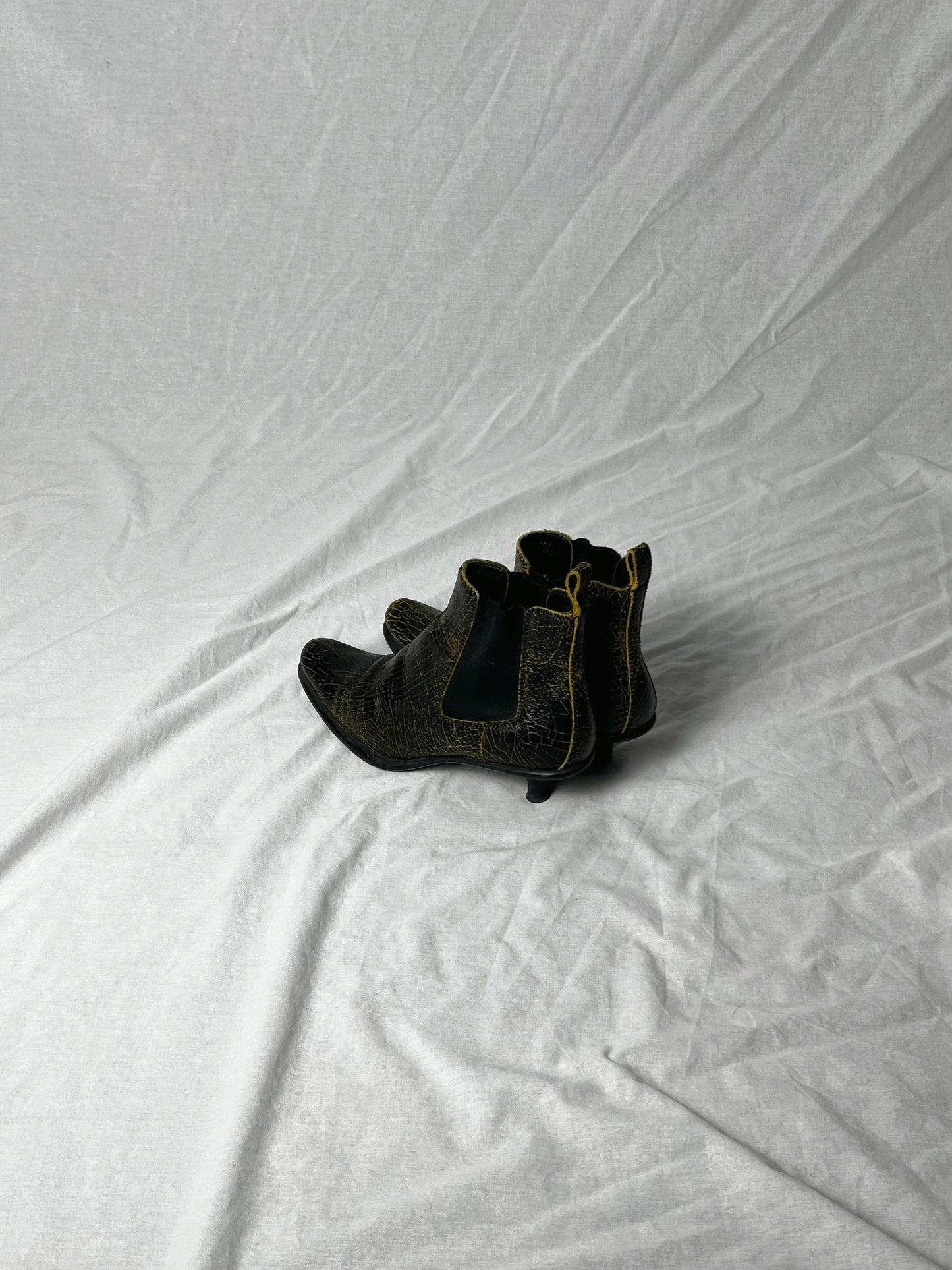 MIU MIU F/W 1999 CRACKED LEATHER CHELSEA BOOTS