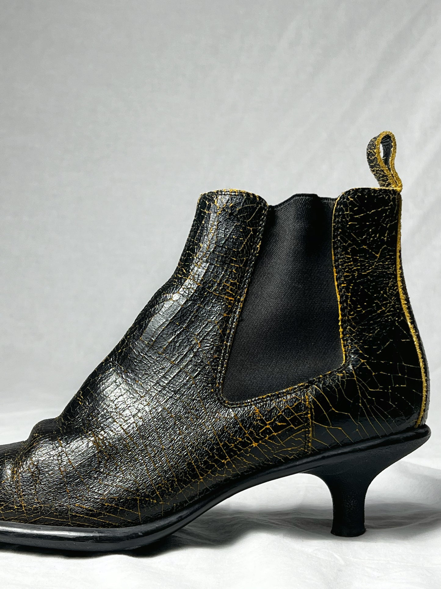 MIU MIU F/W 1999 CRACKED LEATHER CHELSEA BOOTS