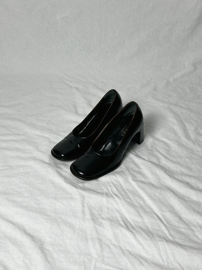 GUCCI COURT HEELS