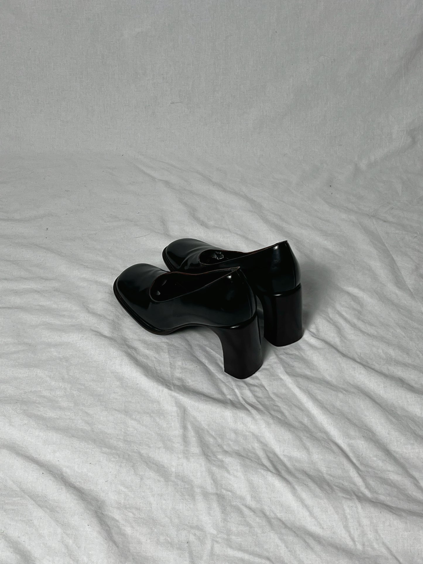 GUCCI COURT HEELS