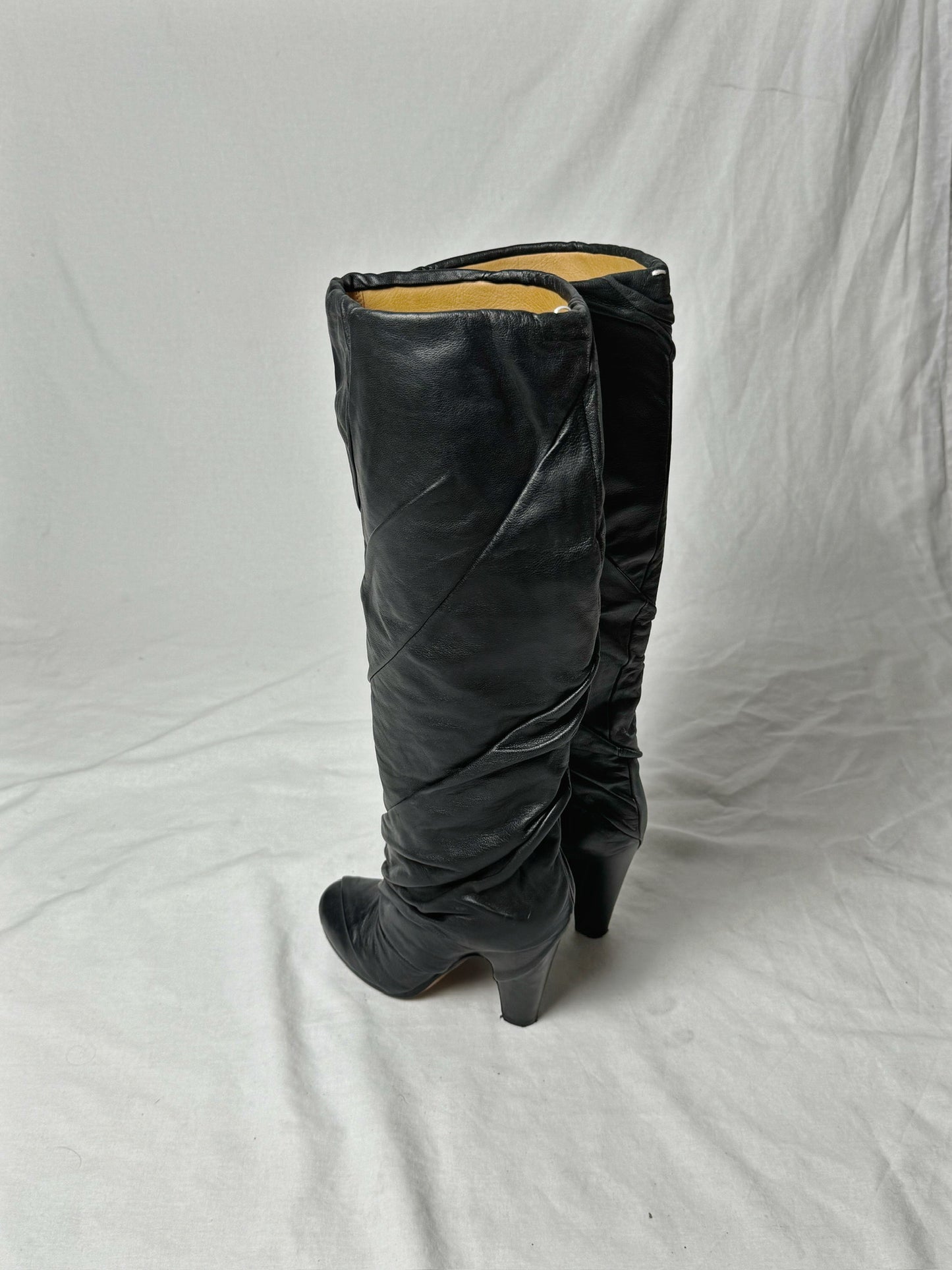 MARGIELA KNEE HIGH BOOTS (EU 37)
