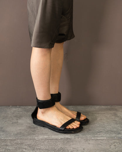 ANN DEMEULEMEESTER SANDALS (EU 40)