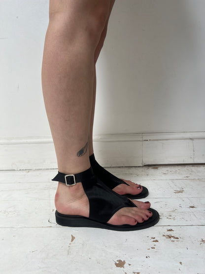 YOHJI YAMAMOTO SATIN SANDALS (EU 40)