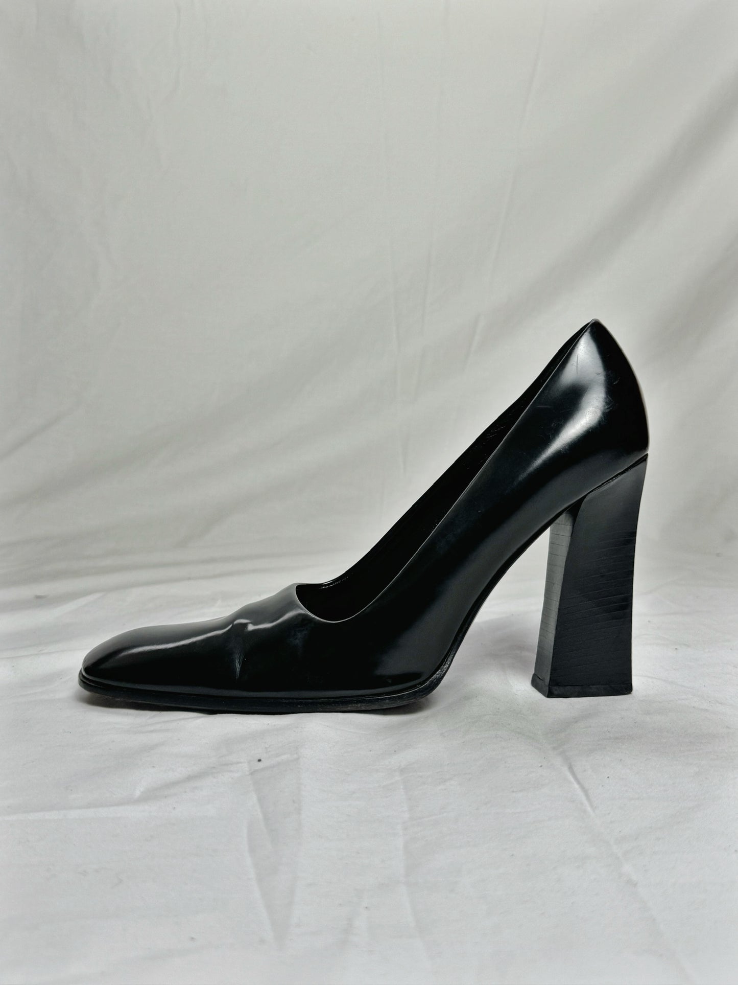 PRADA PATENT HEEL (EU 39)