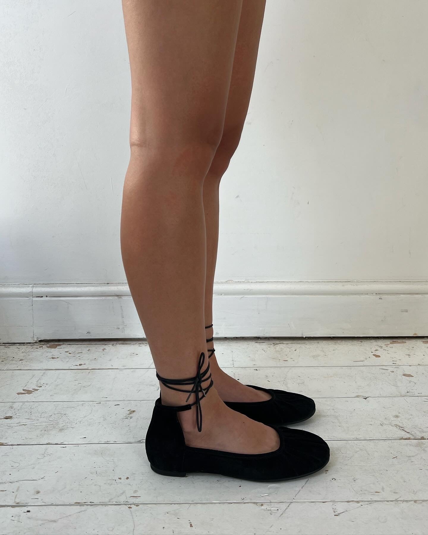 ANN DEMEULEMEESTER LACE UP SANDALS (EU 39)