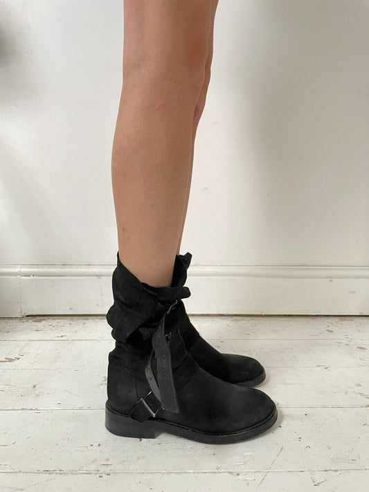 ANN DEMEULEMEESTER SUEDE BOOTS (EU 38, FITS LIKE 39)