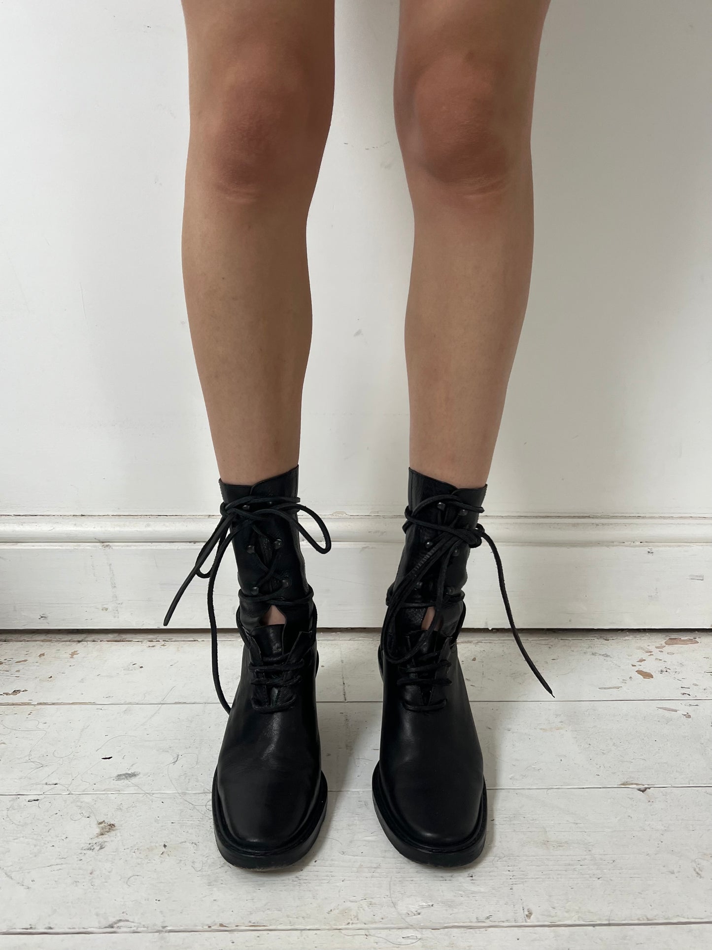 ANN DEMEULEMEESTER LACE UP KITTEN HEEL BOOTS (EU 37.5, FITS 38.5)