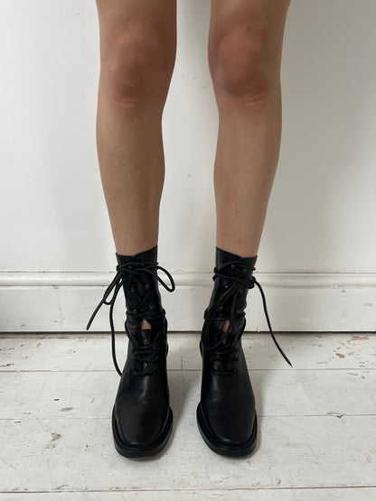 ANN DEMEULEMEESTER LACE UP KITTEN HEEL BOOTS (EU 37.5, FITS 38.5)