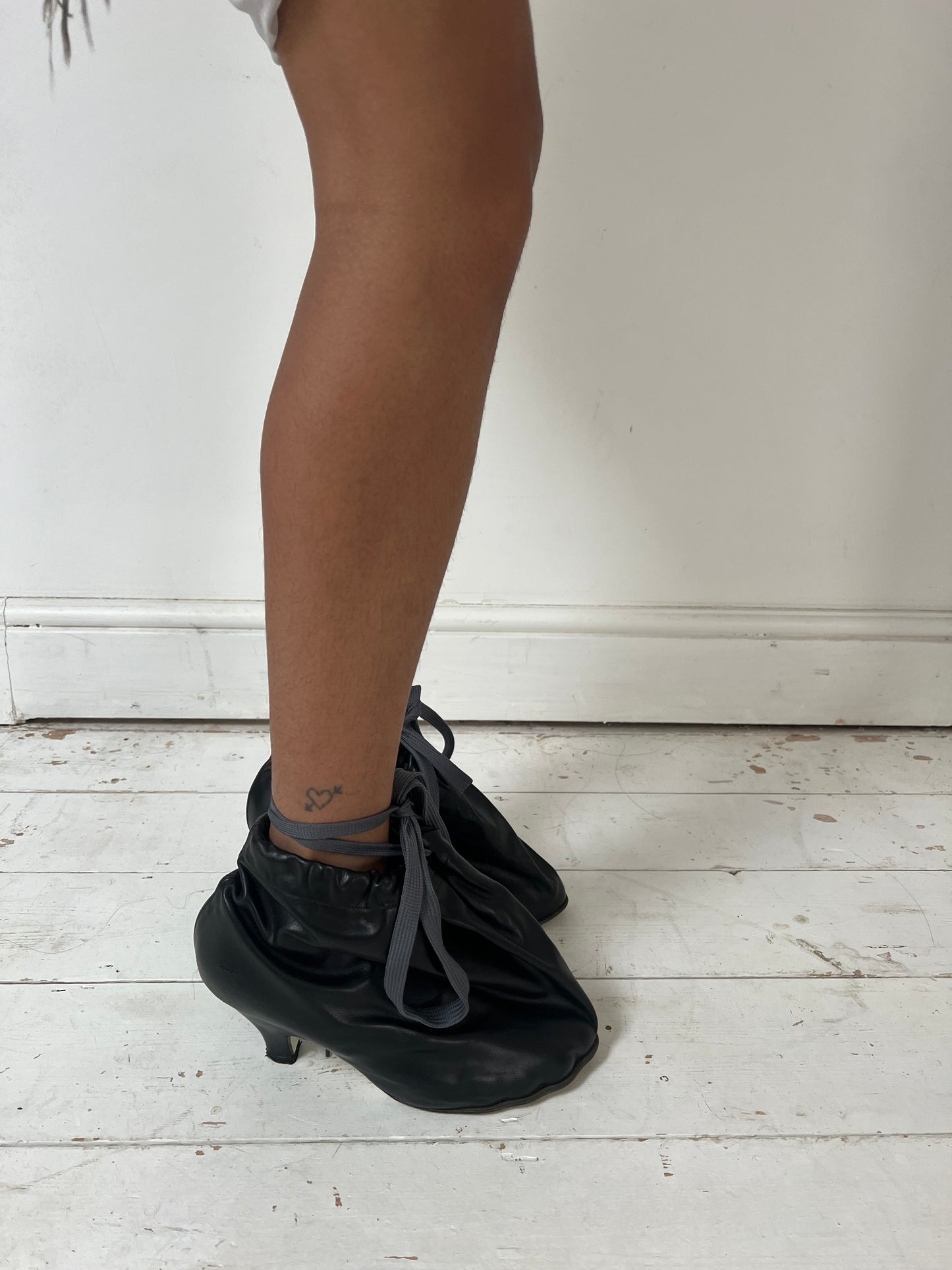 VIVIENNE WESTWOOD LEATHER SACK BOOTS (EU 39)