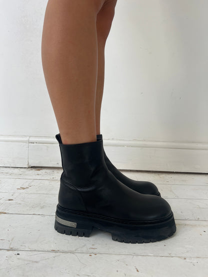 ANN DEMEULEMEESTER BOOTS (EU 37)