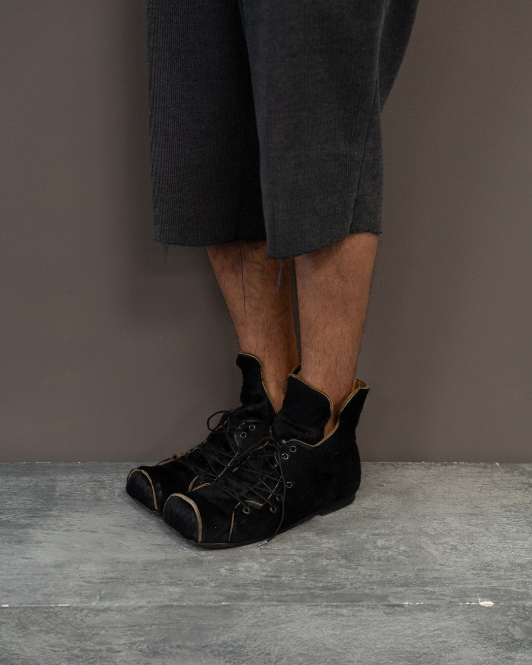 OLD CURIOSITY SHOP SUEDE HOG TOE BOOT (EU 44)